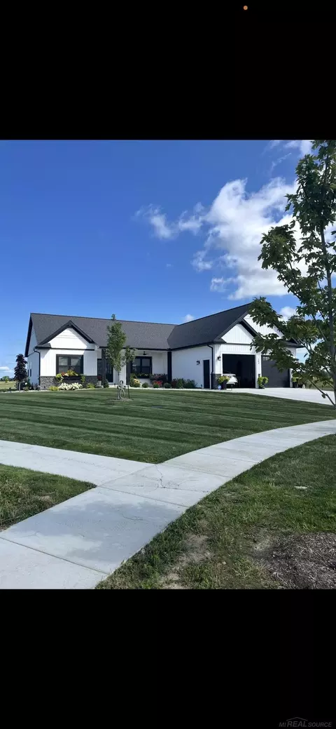 184 N Queens Crk, Frankenmuth, MI 48734