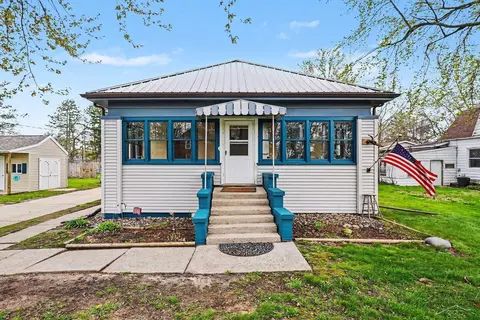 Exterior - 206 S Maple, Hemlock, MI 48626 photo 2 of 5