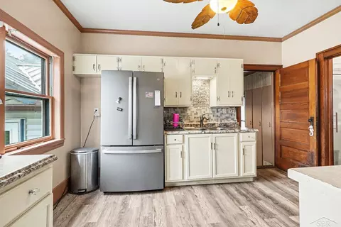 Kitchen - 206 S Maple, Hemlock, MI 48626 photo 2 of 2