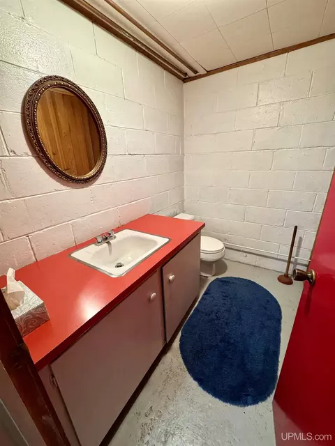 Bath - 717 White, Ishpeming, MI 49849 photo 5 of 5