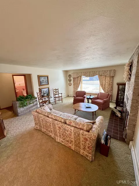 Living - 717 White, Ishpeming, MI 49849 photo 5 of 5