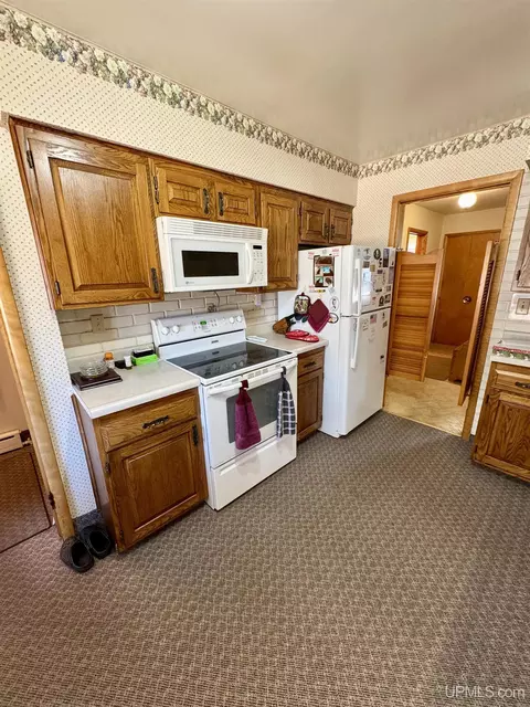 Kitchen - 717 White, Ishpeming, MI 49849 photo 3 of 5