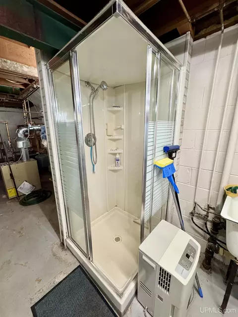 Bath - 717 White, Ishpeming, MI 49849 photo 4 of 5