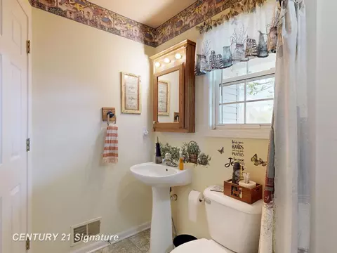 Bath - 3022 E Lk, Clio, MI 48420 photo 4 of 6