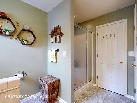 Bath - 3022 E Lk, Clio, MI 48420 photo 3 of 6