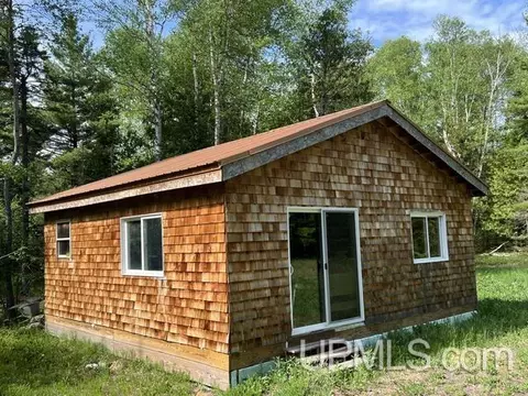 3414 Apt 6, Mohawk, MI 49950