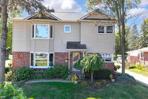 28900 S Riv, Harrison Township, MI 48045