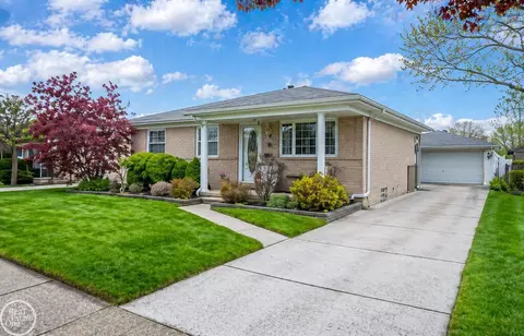 16243 Secretariat, Roseville, MI 48066