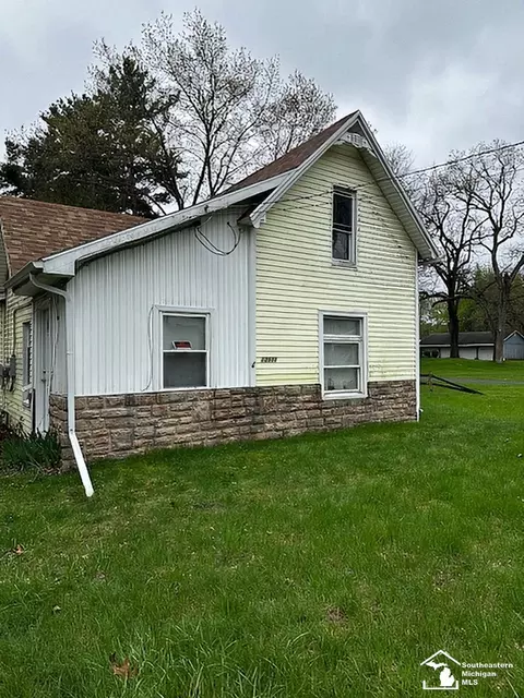 12933 Lulu, Ida, MI 48140