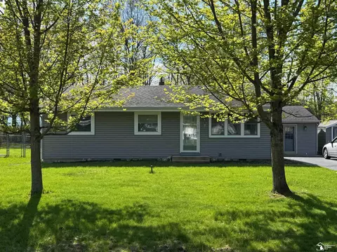 10241 Gilcyn, Temperance, MI 48182