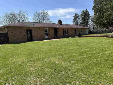 Exterior - 830 Third, Pinconning, MI 48650 photo 4 of 9