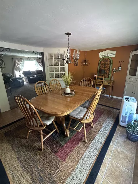 Dining - 830 Third, Pinconning, MI 48650 photo 3 of 4
