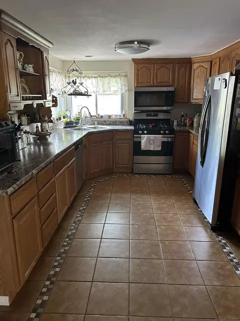 Kitchen - 830 Third, Pinconning, MI 48650 photo 3 of 4