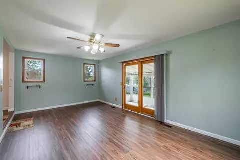 Living - 2275 Tandy, Flint, MI 48532 photo 5 of 5
