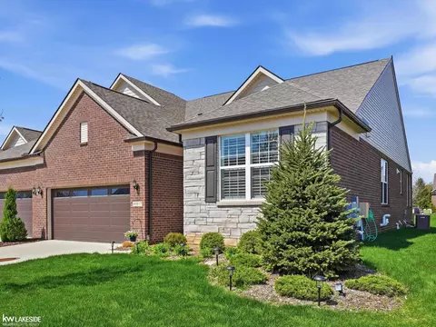 40617 Tulip Trce, Clinton Township, MI 48036