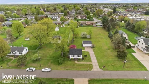 View/Area - 8222 Devon, Shelby Township, MI 48317 photo 2 of 6