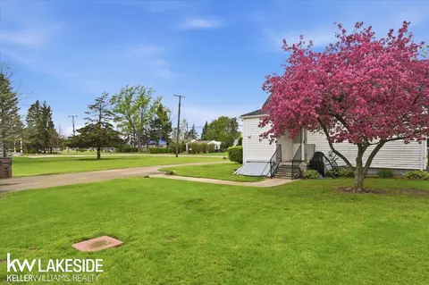 Exterior - 8222 Devon, Shelby Township, MI 48317 photo 4 of 7