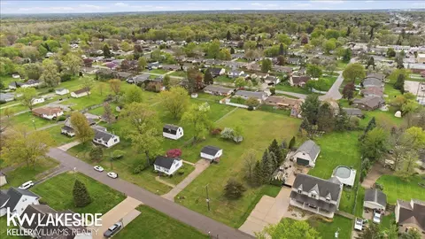 View/Area - 8222 Devon, Shelby Township, MI 48317 photo 4 of 6