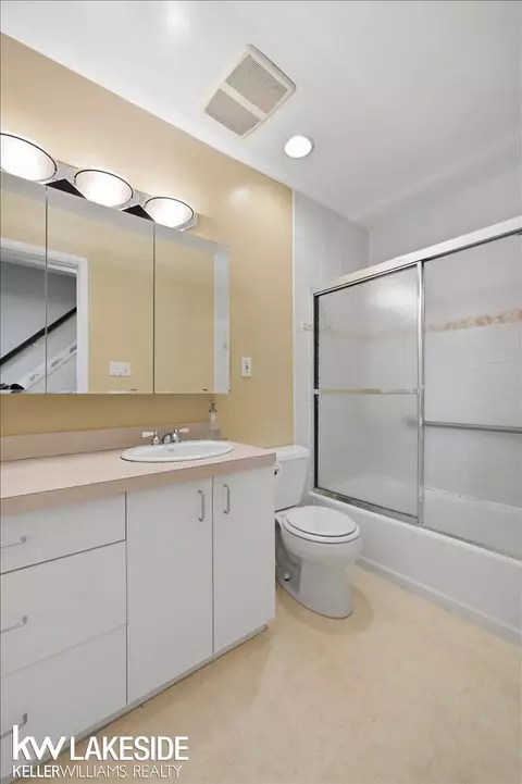 Bath - 8222 Devon, Shelby Township, MI 48317 photo 2 of 2