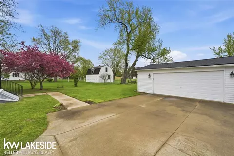 Exterior - 8222 Devon, Shelby Township, MI 48317 photo 6 of 7