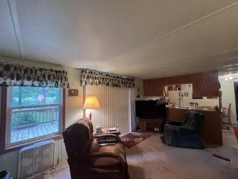 Living - 3707 Towsley, Gladwin, MI 48624 photo 2 of 8