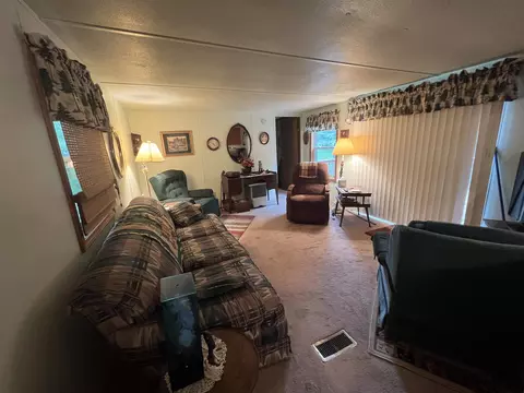 Living - 3707 Towsley, Gladwin, MI 48624 photo 3 of 8