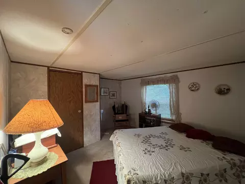 Bedroom - 3707 Towsley, Gladwin, MI 48624 photo 2 of 7