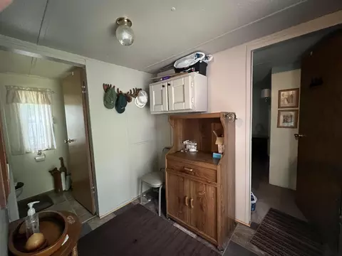 Entry Way - 3707 Towsley, Gladwin, MI 48624 photo 5 of 8