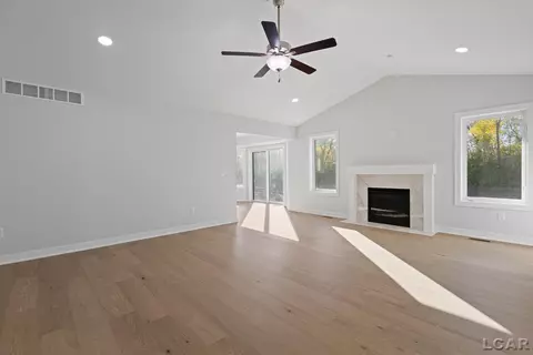 Living - 3586 Serra, Tecumseh, MI 49286 photo 2 of 3