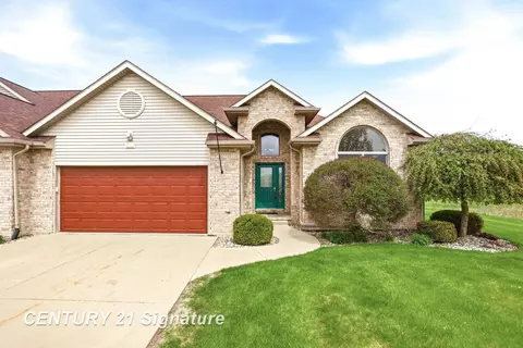 11 Willow Pointe, Freeland, MI 48623