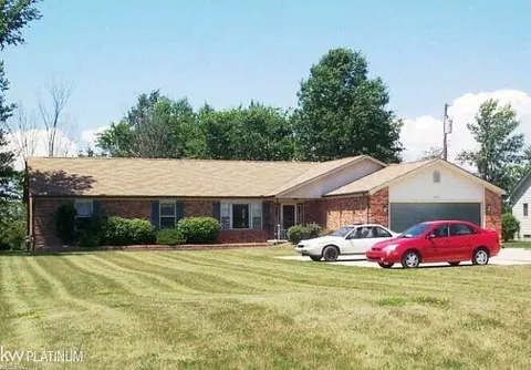 53433 County Line, New Baltimore, MI 48047