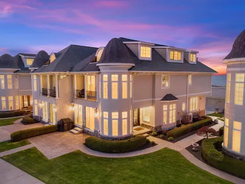 33070 Venetian Pointe #7, Harrison Township, MI 48045