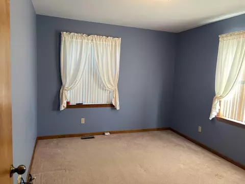 Bedroom - 8568 Tim Tam Trl, Flushing, MI 48433 photo 5 of 5