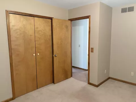 Bedroom - 8568 Tim Tam Trl, Flushing, MI 48433 photo 3 of 5