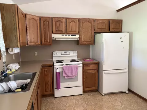 Kitchen - 8568 Tim Tam Trl, Flushing, MI 48433 photo 1 of 3
