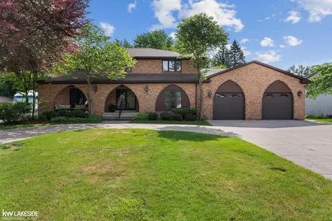 37900 Saddle, Clinton Township, MI 48036