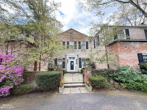 481 Kercheval, Grosse Pointe Farms, MI 48236