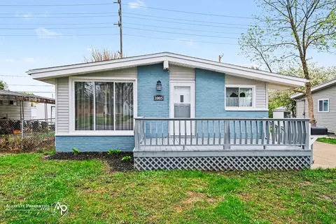 1005 Macdonald, Flint, MI 48502