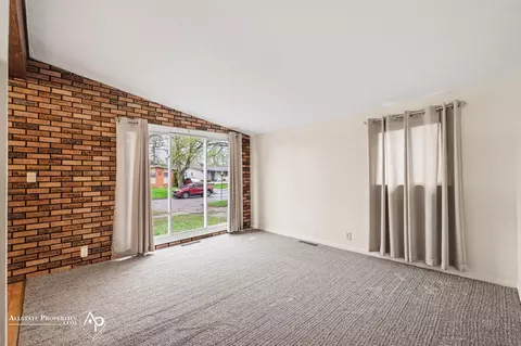 Living - 1005 Macdonald, Flint, MI 48502 photo 2 of 2