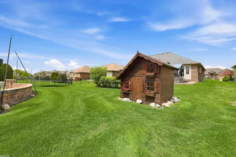 Exterior - 16465 Bishopsgate, Macomb, MI 48044 photo 6 of 8