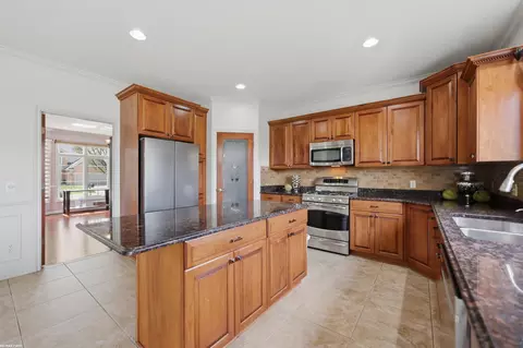 Kitchen - 16465 Bishopsgate, Macomb, MI 48044 photo 1 of 5