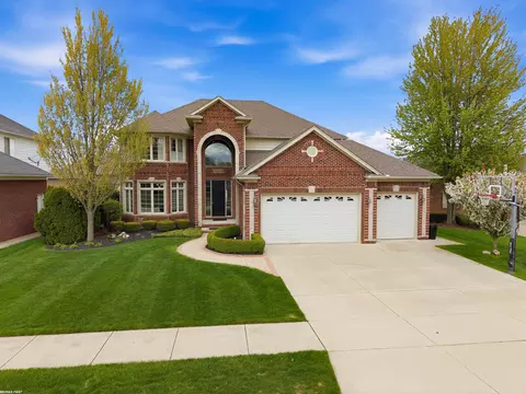 16465 Bishopsgate, Macomb, MI 48044