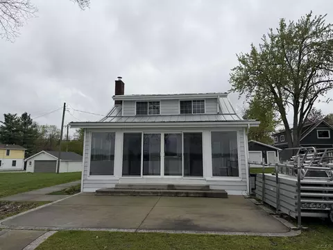 9206 Cherry Pt, Manitou Beach, MI 49253