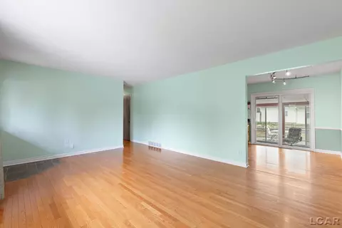 Living - 331 Anthony, Adrian, MI 49221 photo 3 of 3