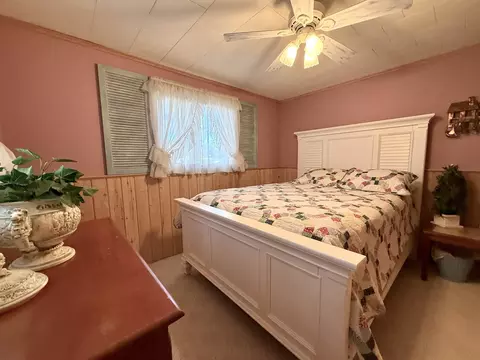 Bedroom - 4508 Mohawk, Gladwin, MI 48624 photo 1 of 15