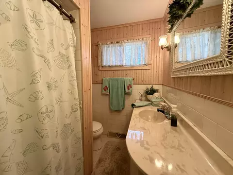 Bath - 4508 Mohawk, Gladwin, MI 48624 photo 4 of 4