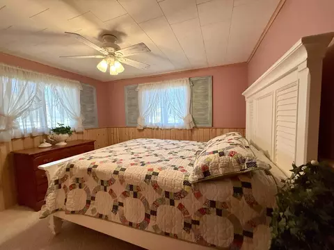Bedroom - 4508 Mohawk, Gladwin, MI 48624 photo 4 of 15