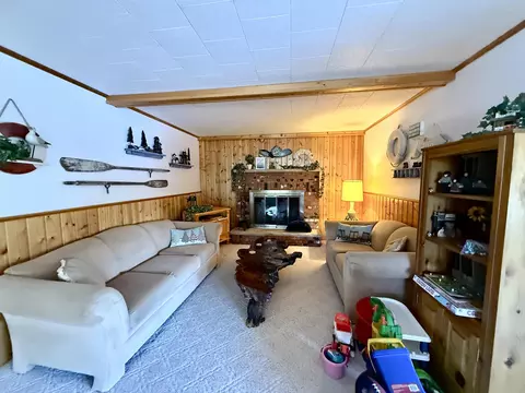 Living - 4508 Mohawk, Gladwin, MI 48624 photo 2 of 6