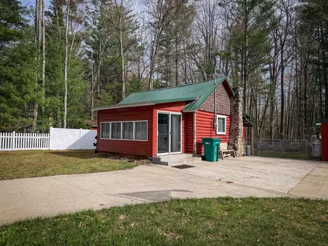 3042 E Stockwell, Harrison, MI 48625 photo 2