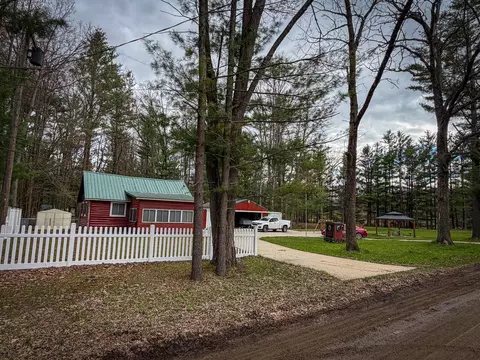 3042 E Stockwell, Harrison, MI 48625 photo 4